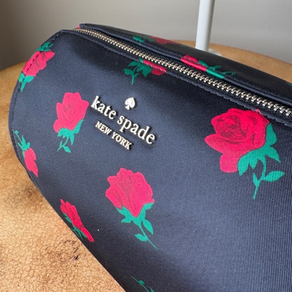 Kate Spade Chelsea Rose Toss Printed Medi - Picture 1 of 9
